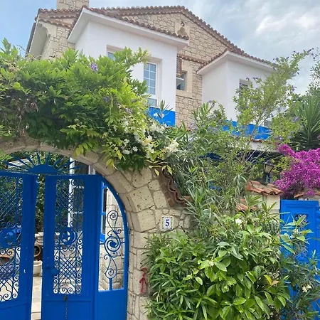 Alahan Alacati Otel 3*