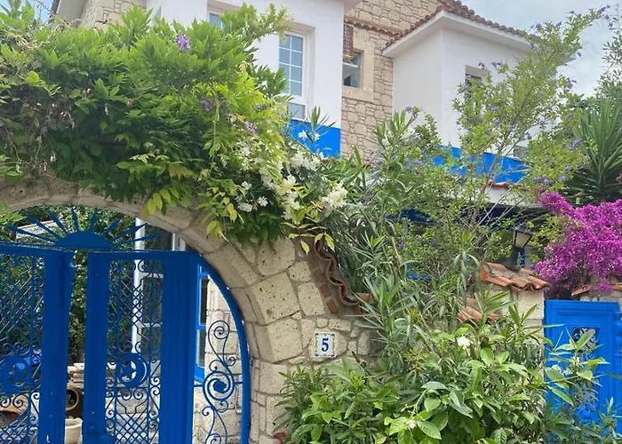 Alahan Alacati Hotel 3*